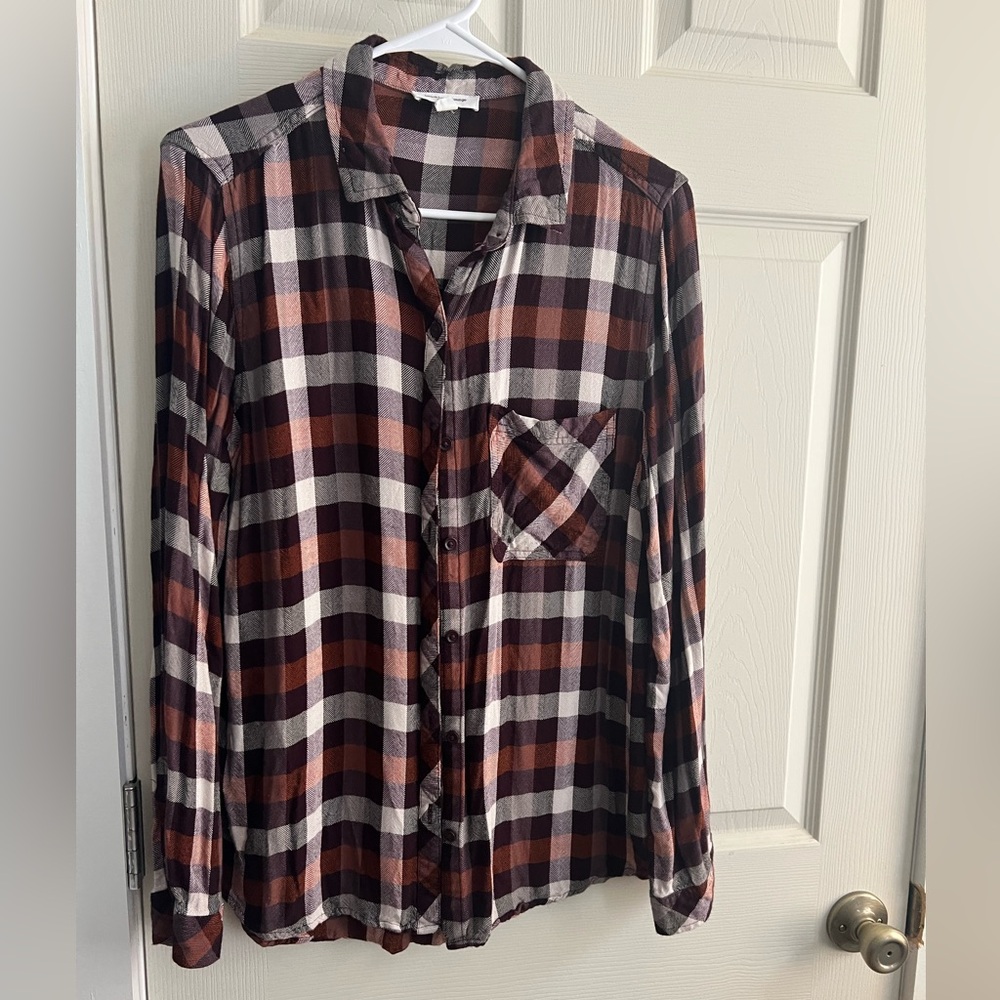 beachlunchlounge Plaid Button-Down Shirt in Maroon, Brown & Cream